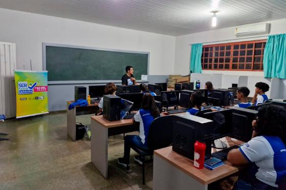 Adolescentes de Alto Taquari iniciam curso gratuito de Operador de Computador